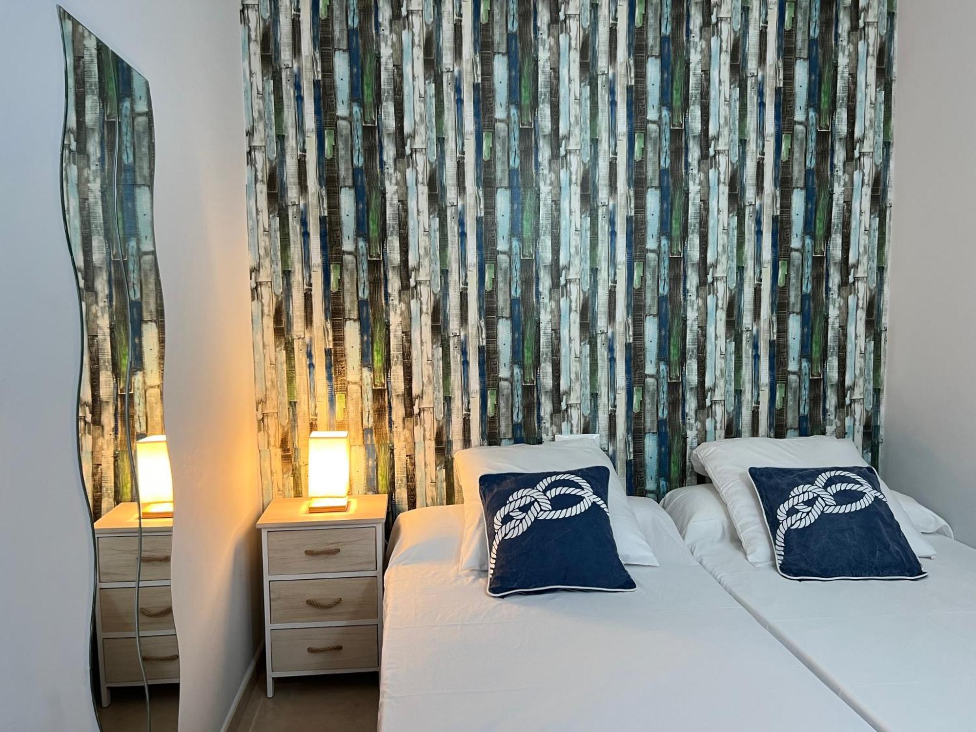 Blau Apartamento Frente A Los Canales Y Las Puestas De Sol De Росес Екстериор снимка