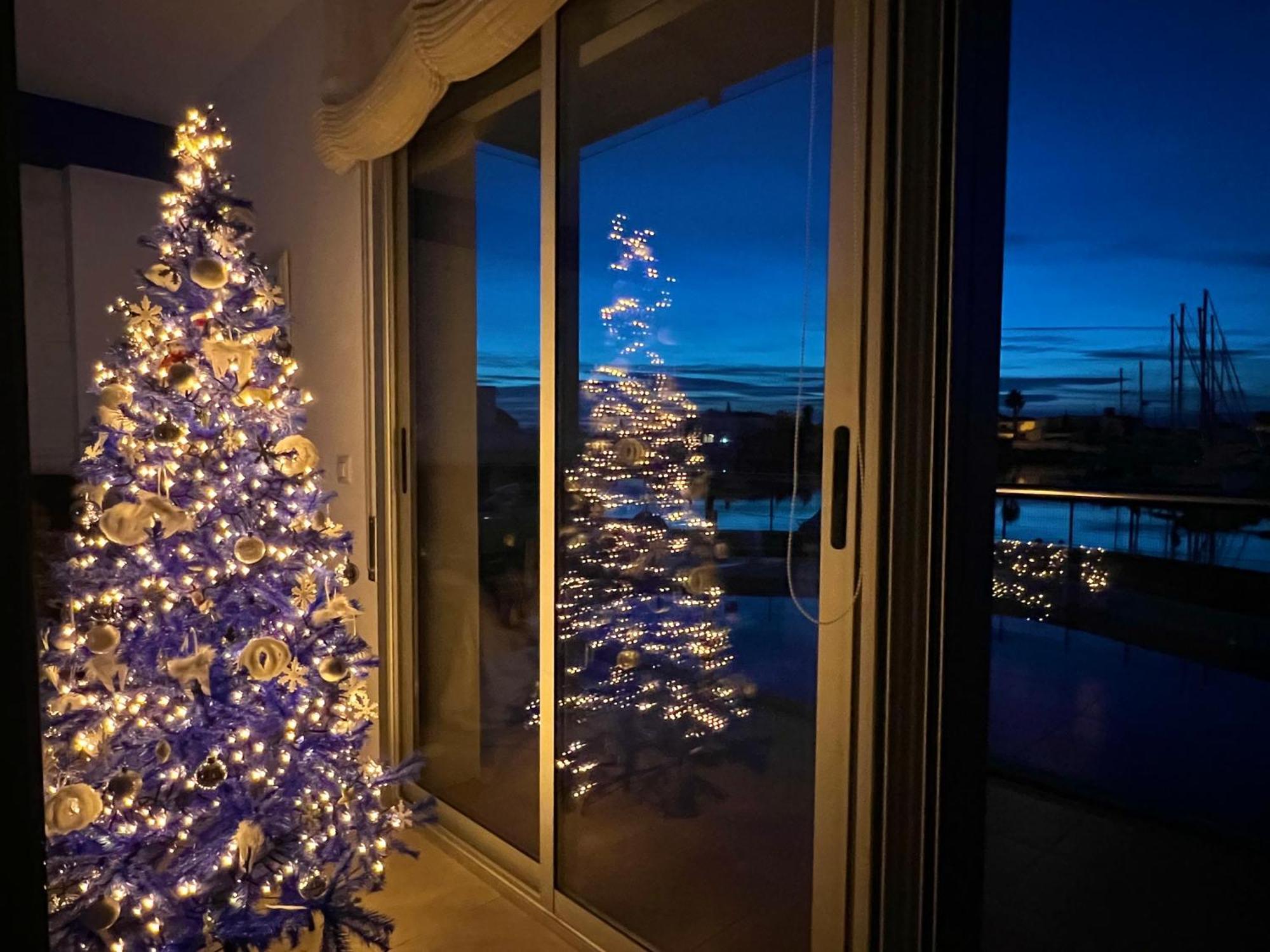 Blau Apartamento Frente A Los Canales Y Las Puestas De Sol De Росес Екстериор снимка